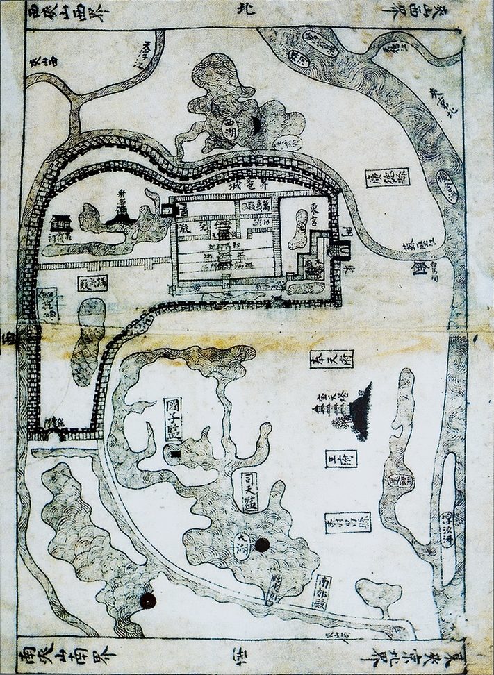 A traditional ink map of a walled city with palaces, lakes and rivers.