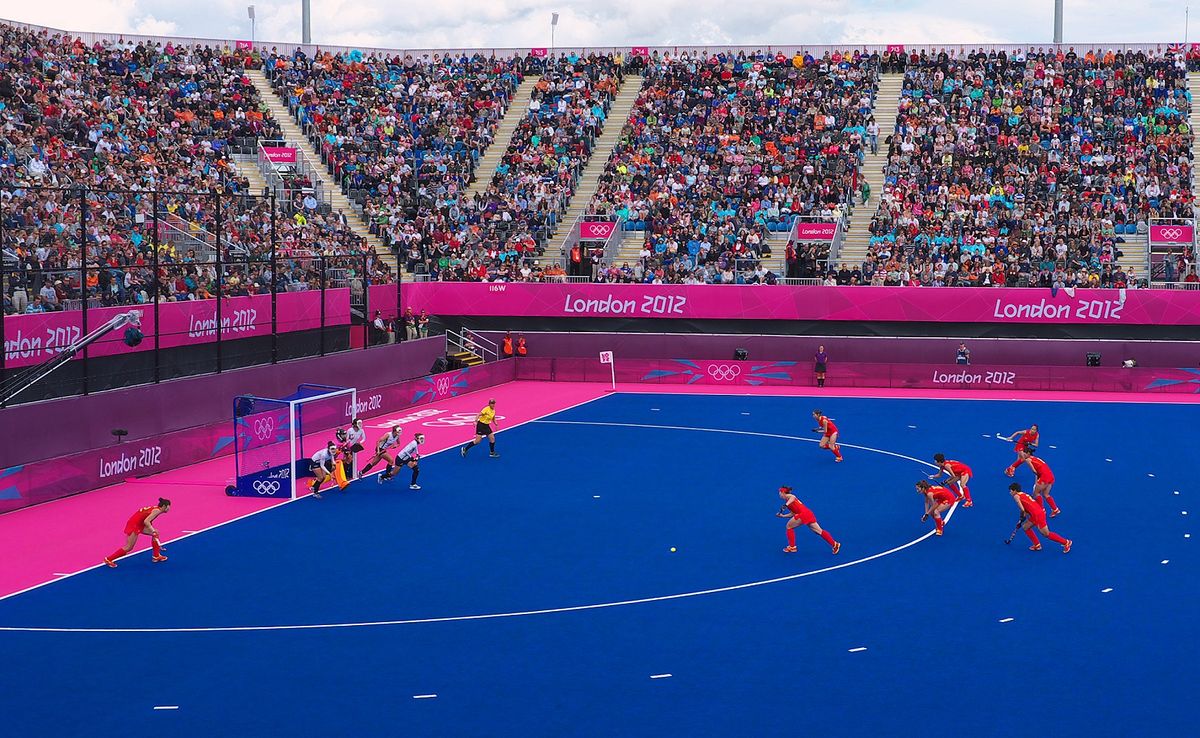 A penalty corner for China against Korea at the 2012 London Olympics, played around the circle.